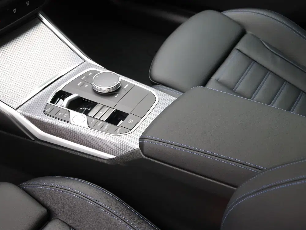 BMW 3-serie 330e Sedan M Sportpakket uit 2026, foto 12