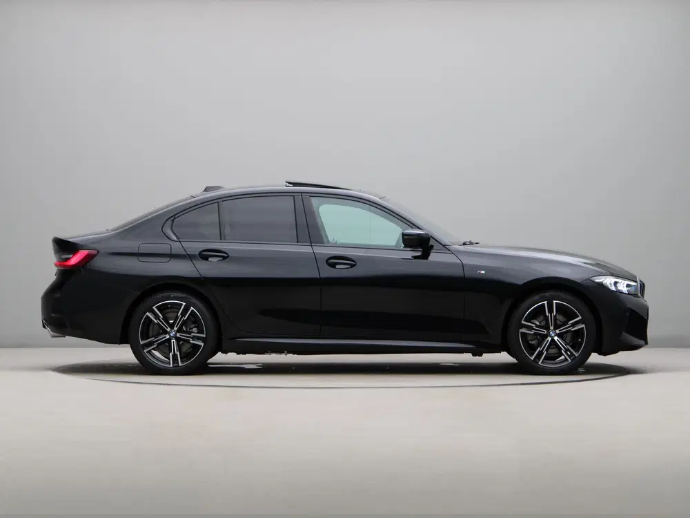 BMW 3-serie 330e Sedan M Sportpakket uit 2026, foto 4