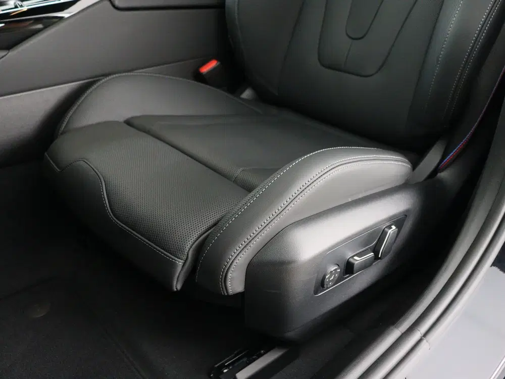 BMW M5 Touring (bj 2026 uit 2026, foto 15