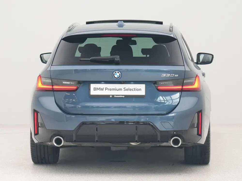 BMW 3-serie 330e Touring M-Sport uit 2025, foto 11