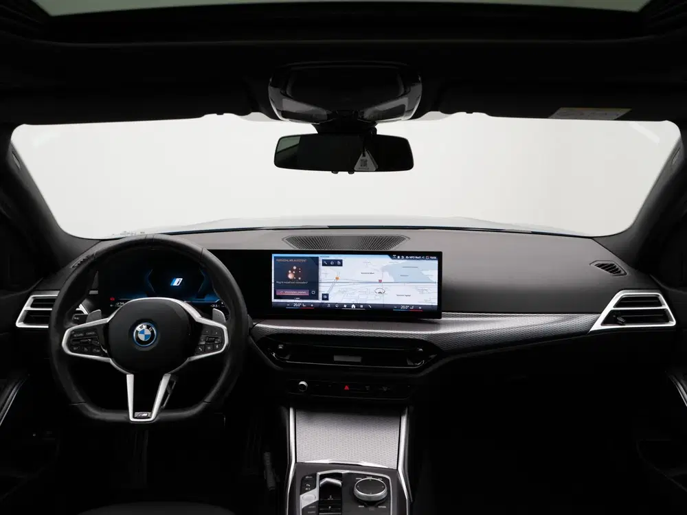 BMW 3-serie 330e Touring M-Sport uit 2025, foto 14
