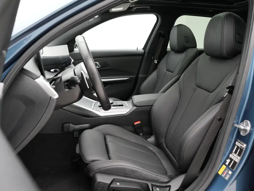 BMW 3-serie 330e Touring M-Sport uit 2025, foto 5
