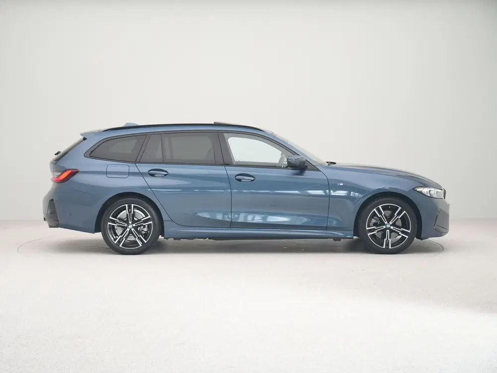 BMW 3-serie 330e Touring M-Sport uit 2025, foto 9