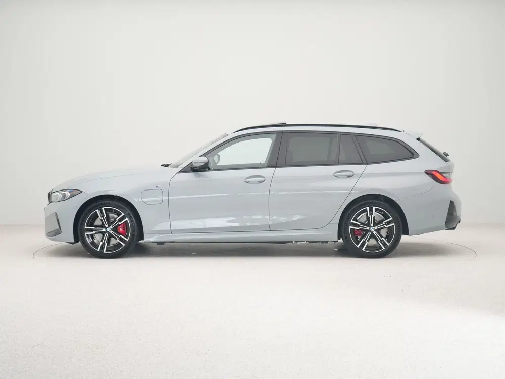BMW 3-serie 330e Touring M-Sport Pro uit 2026, foto 13
