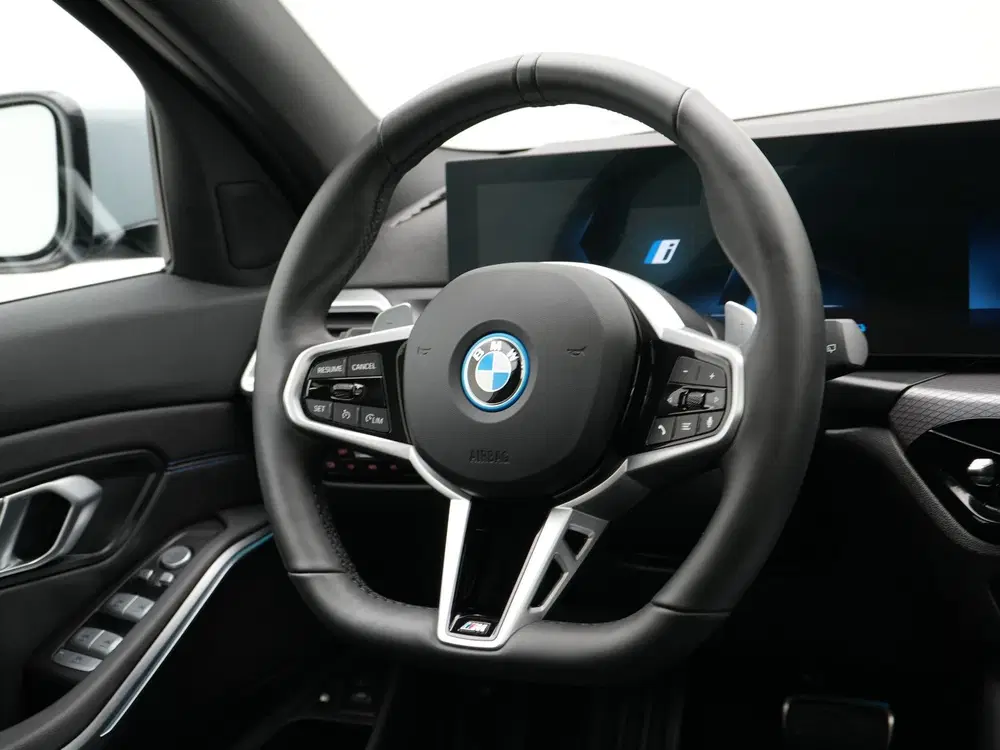 BMW 3-serie 330e Touring M-Sport Pro uit 2026, foto 2
