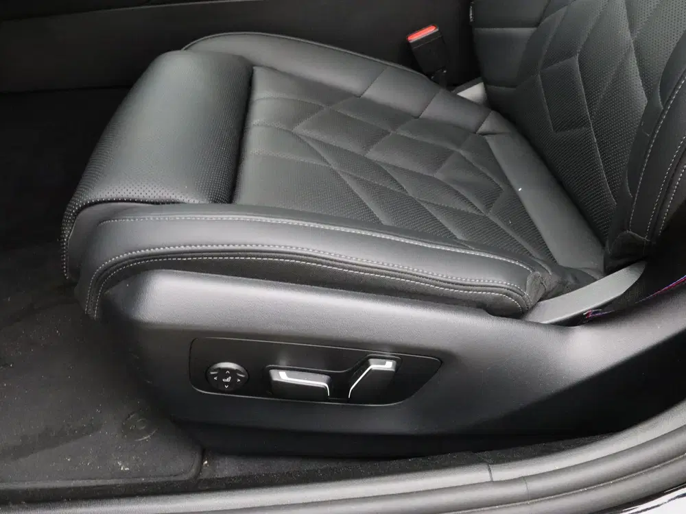 BMW i5 eDrive40 M Sport Pro uit 2025, foto 15