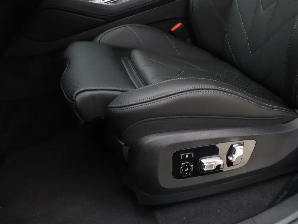 BMW XM 50e (bj 2026 uit 2026, foto 14