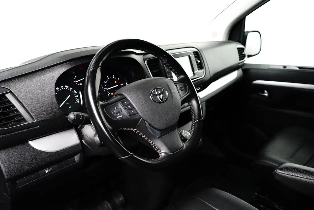 Toyota Proace 2.0 D-4D 145pk Black Line uit 2022, foto 3