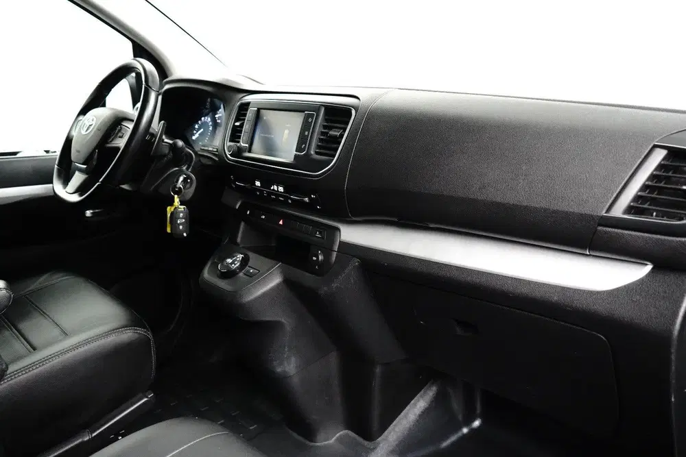 Toyota Proace 2.0 D-4D 145pk Black Line uit 2022, foto 5