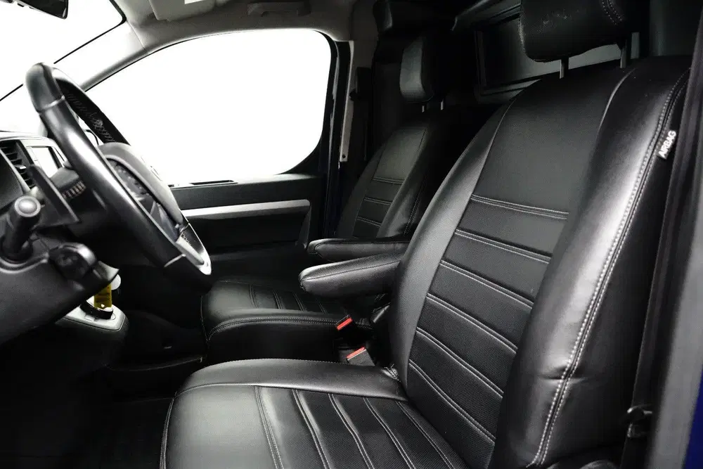 Toyota Proace 2.0 D-4D 145pk Black Line uit 2022, foto 6