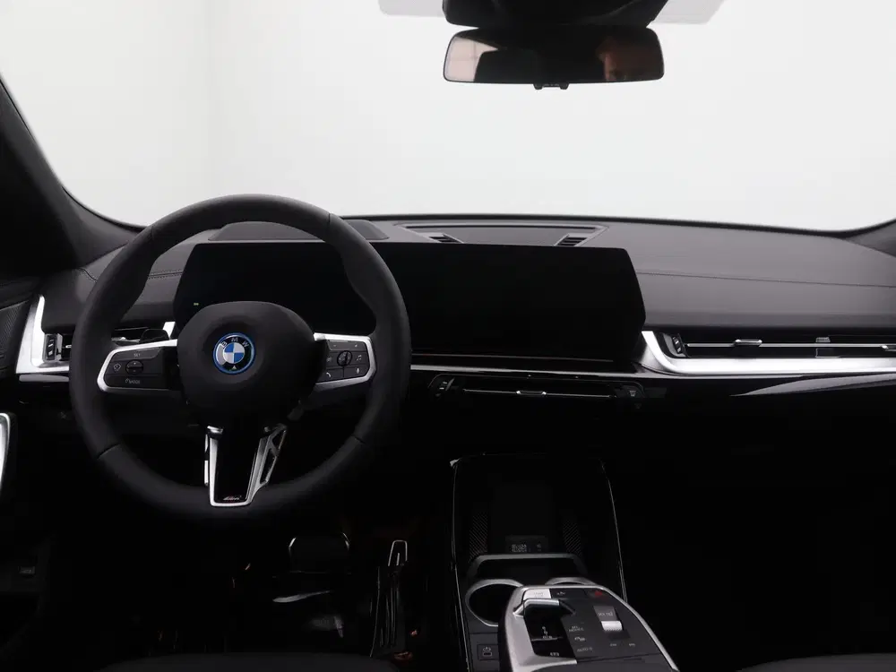 BMW iX2 xDrive30 67 kWh (bj 2026 uit 2026, foto 12