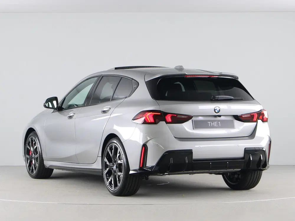 BMW 1-serie 120 M Sport Pro Space Silber Metallic (bj uit 2026, foto 11