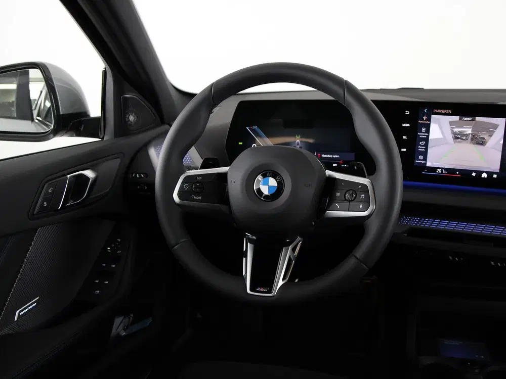 BMW 1-serie 120 M Sport Pro Space Silber Metallic (bj uit 2026, foto 2