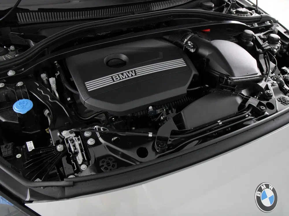 BMW 1-serie 120 M Sport Pro Space Silber Metallic (bj uit 2026, foto 4
