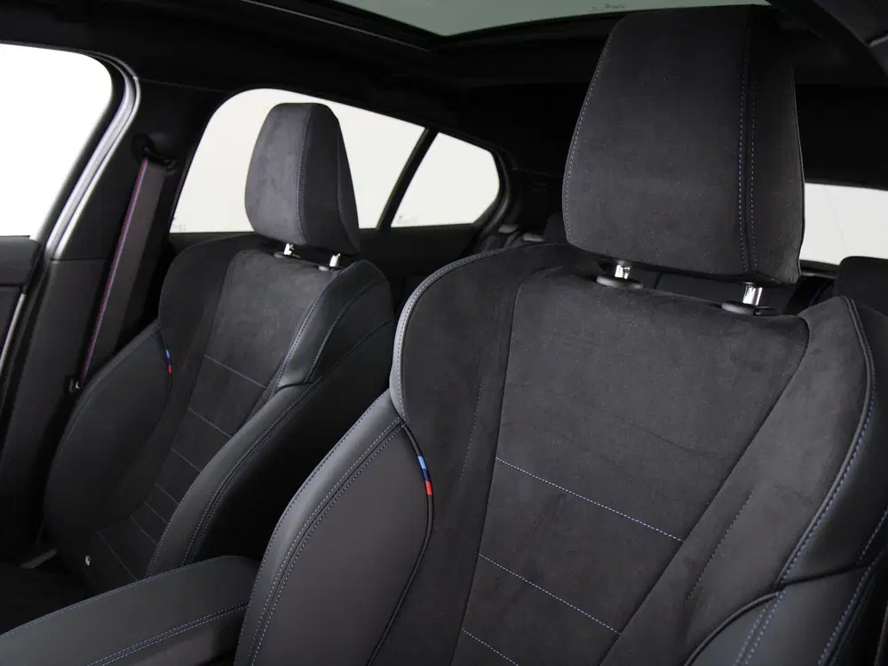 BMW 1-serie 120 M Sport Pro Space Silber Metallic (bj uit 2026, foto 5
