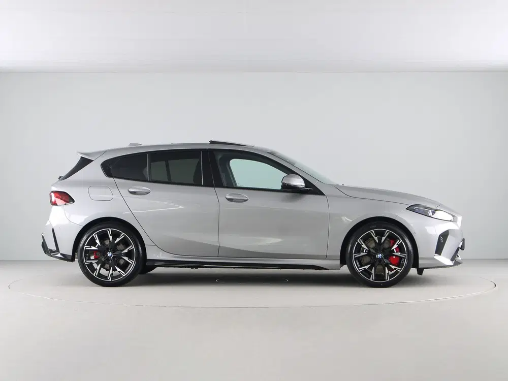 BMW 1-serie 120 M Sport Pro Space Silber Metallic (bj uit 2026, foto 8