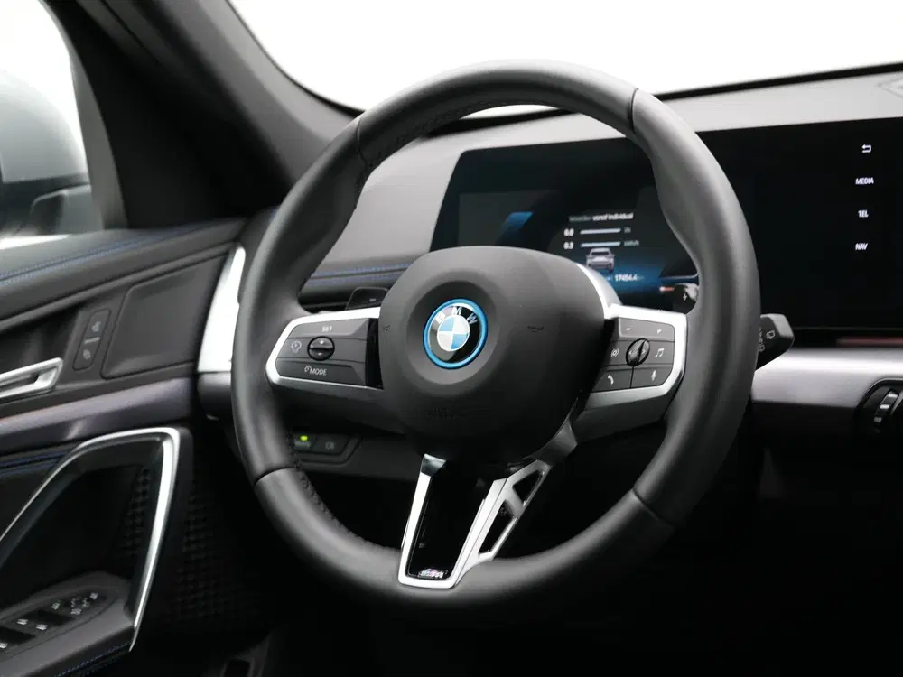 BMW X1 xDrive25e SoH 100% (bj 2025 uit 2025, foto 2