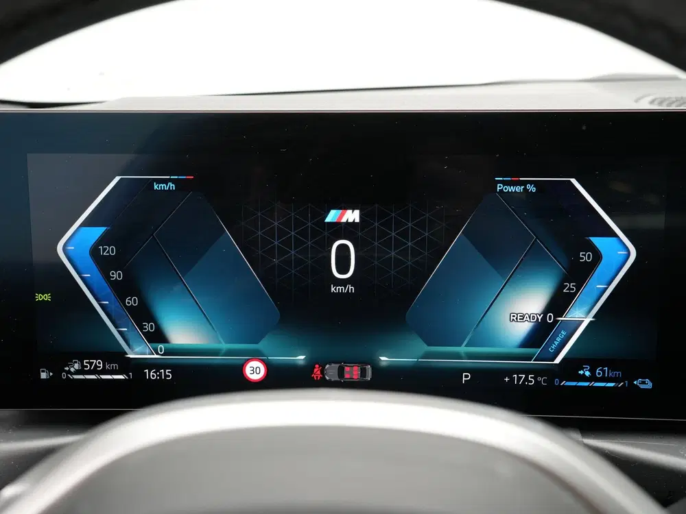 BMW 3-serie 330e Sedan M-Sport Pro uit 2025, foto 3