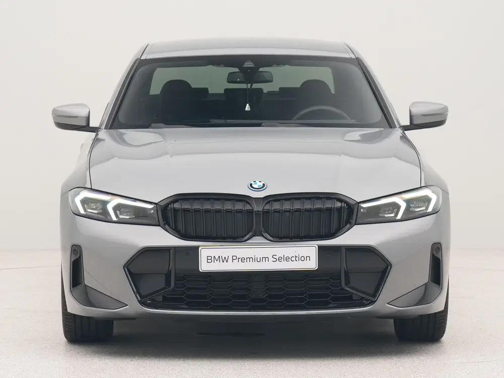 BMW 3-serie 330e Sedan M-Sport Pro uit 2025, foto 5