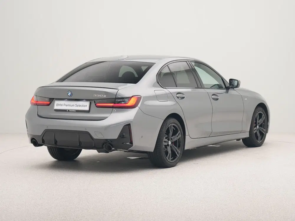 BMW 3-serie 330e Sedan M-Sport Pro uit 2025, foto 8
