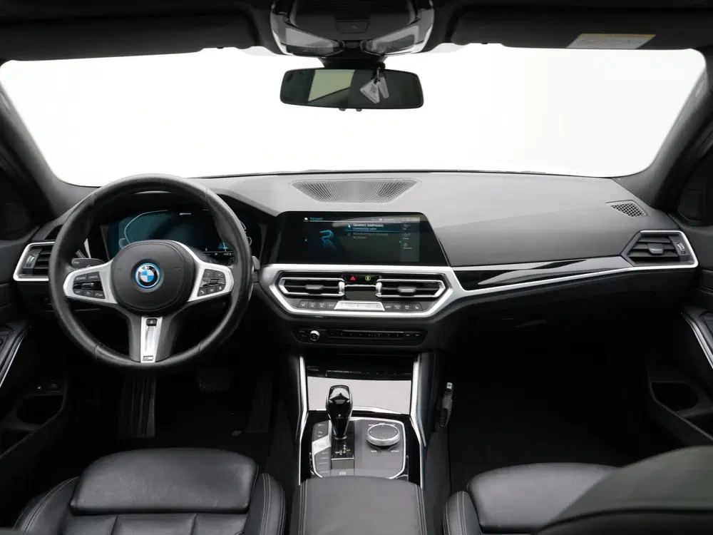 BMW 3-serie 320e Touring Business Edition Plus uit 2022, foto 12