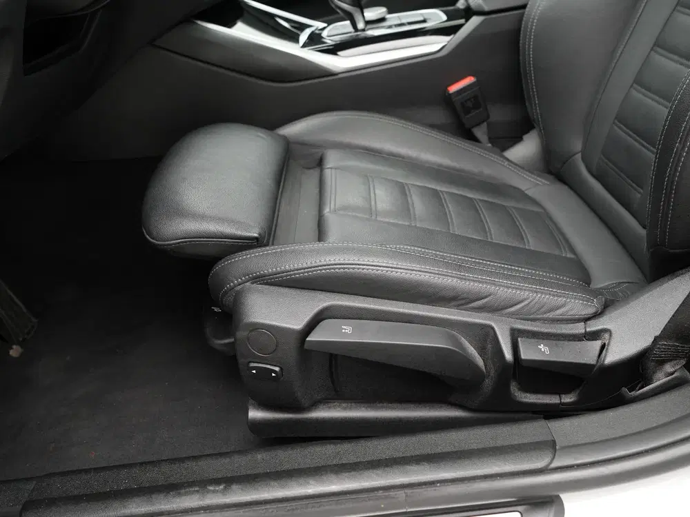 BMW 3-serie 320e Touring Business Edition Plus uit 2022, foto 15