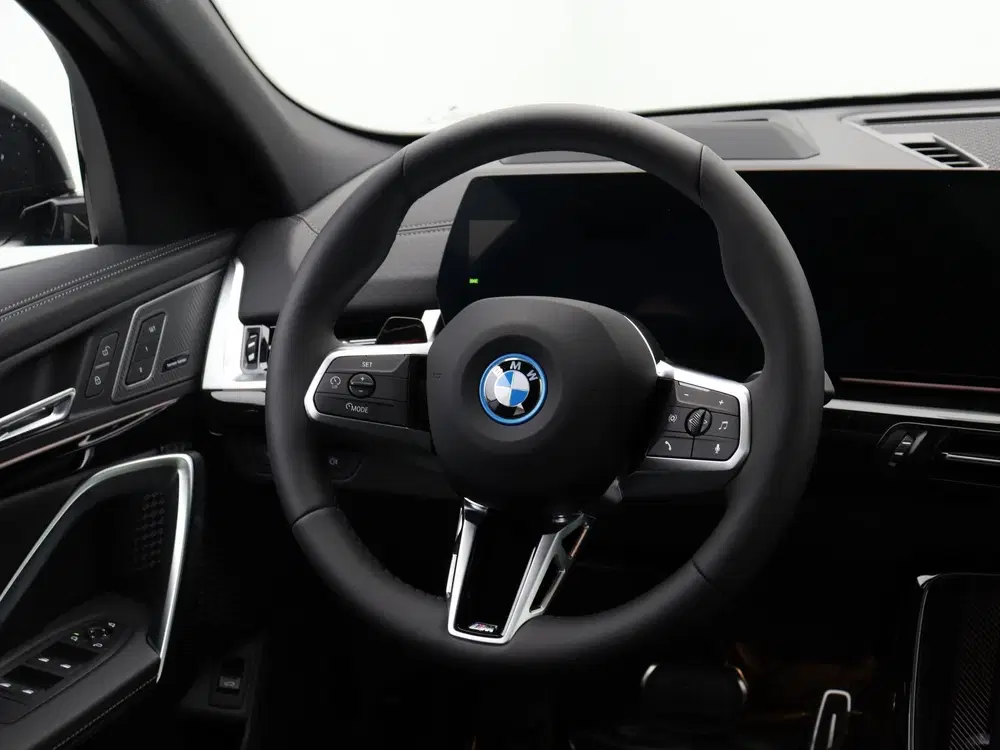 BMW iX2 eDrive20 67 kWh M Sport Edition (bj 2026 uit 2026, foto 2