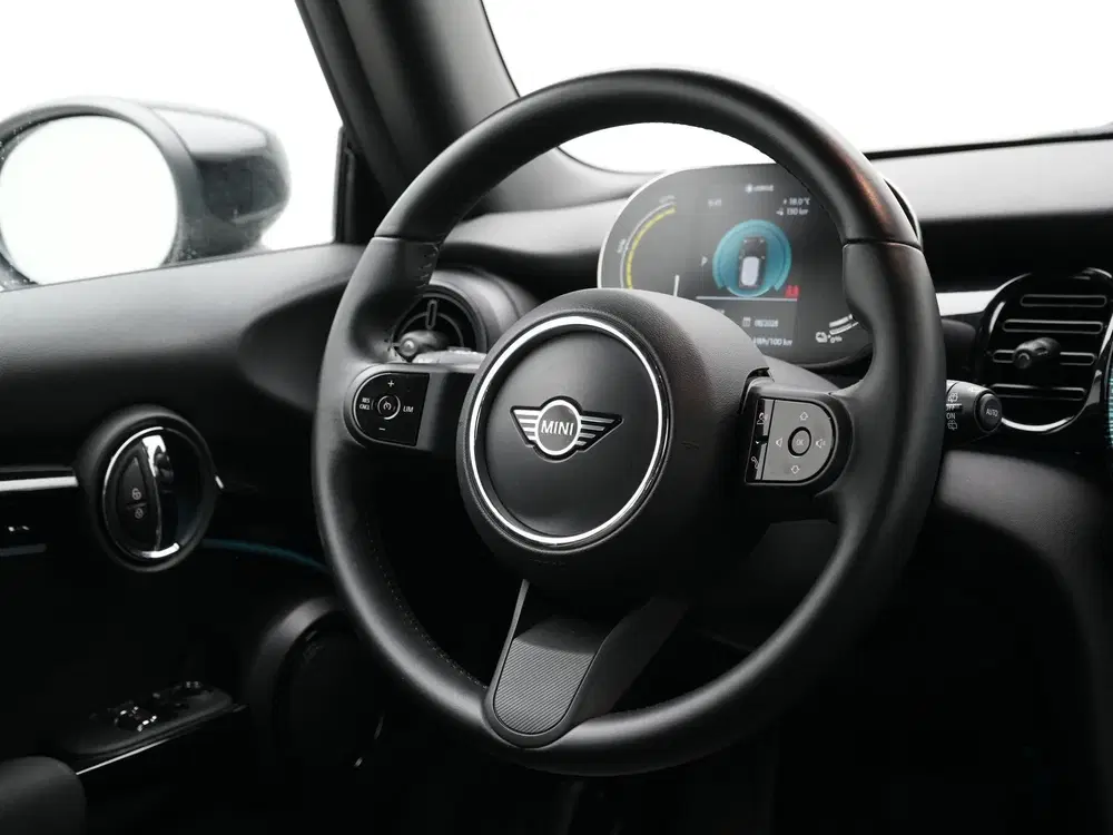 Mini Electric 3-deurs Camden Edition Accu conditie 96% uit 2022, foto 2
