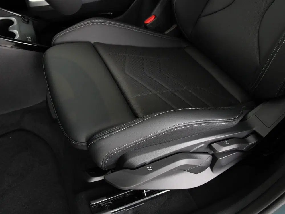 BMW iX1 eDrive20 67 kWh M Sport Edition (bj 2026 uit 2026, foto 15