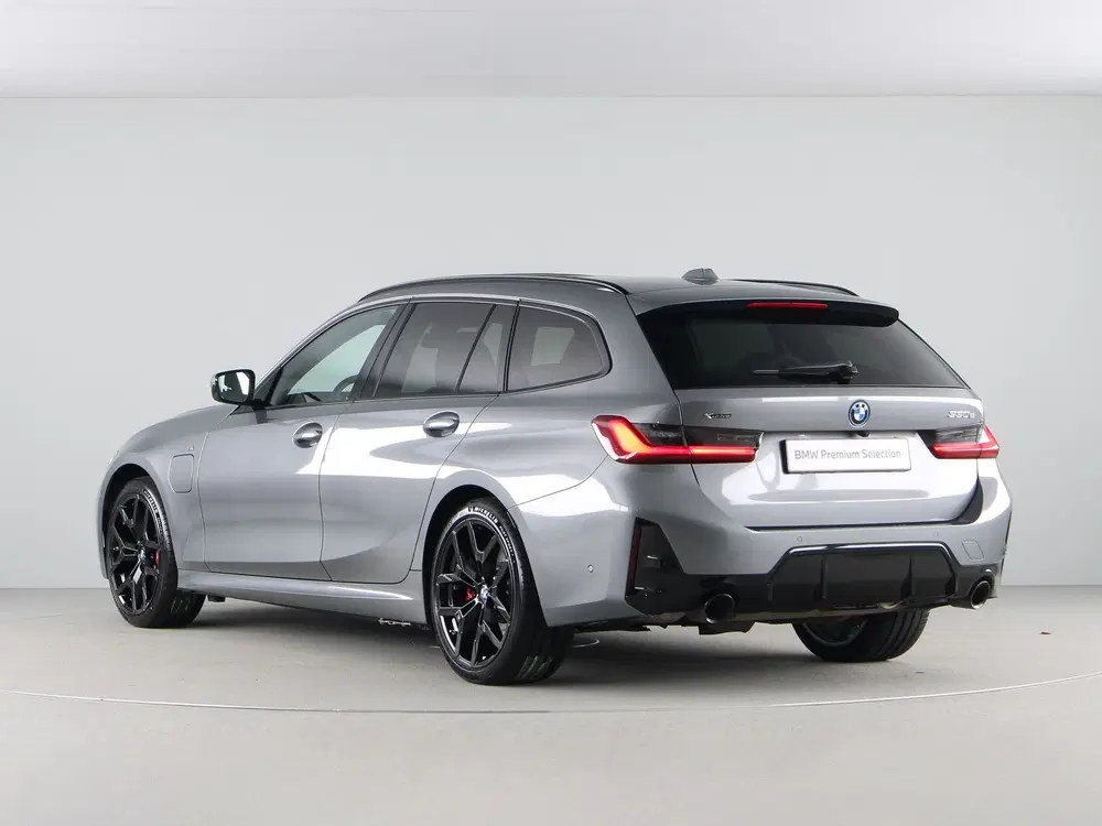 BMW 3-serie 330e Touring xDrive M-Sport Pro (bj 2025) uit 2025, foto 11