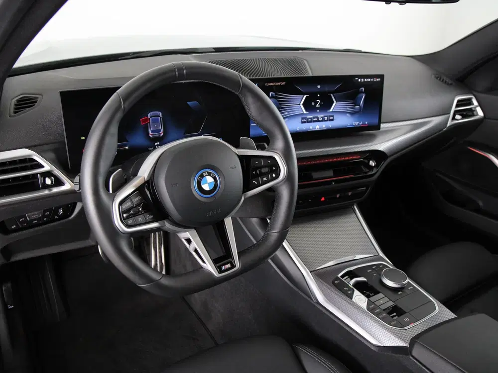 BMW 3-serie 330e Touring xDrive M-Sport Pro (bj 2025) uit 2025, foto 13