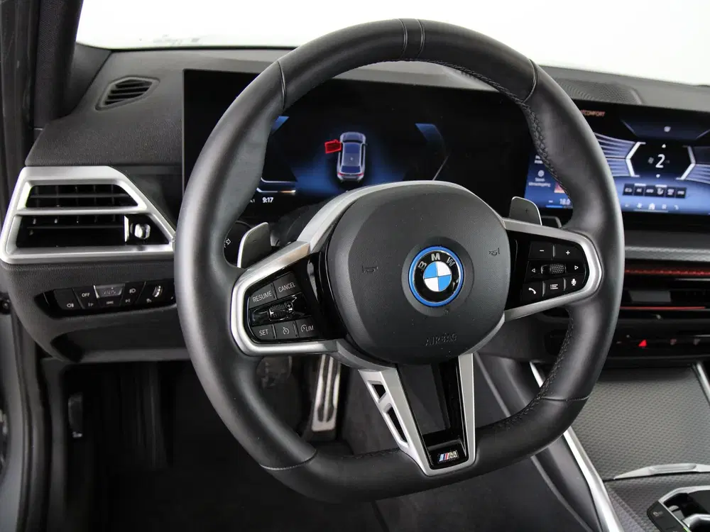 BMW 3-serie 330e Touring xDrive M-Sport Pro (bj 2025) uit 2025, foto 2
