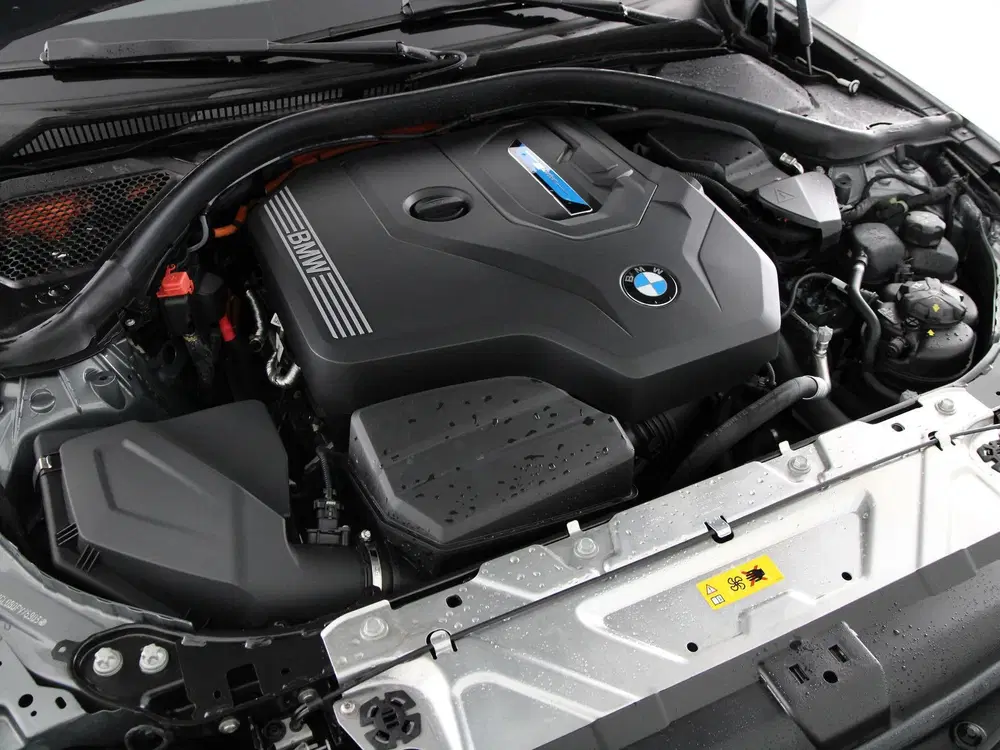 BMW 3-serie 330e Touring xDrive M-Sport Pro (bj 2025) uit 2025, foto 4