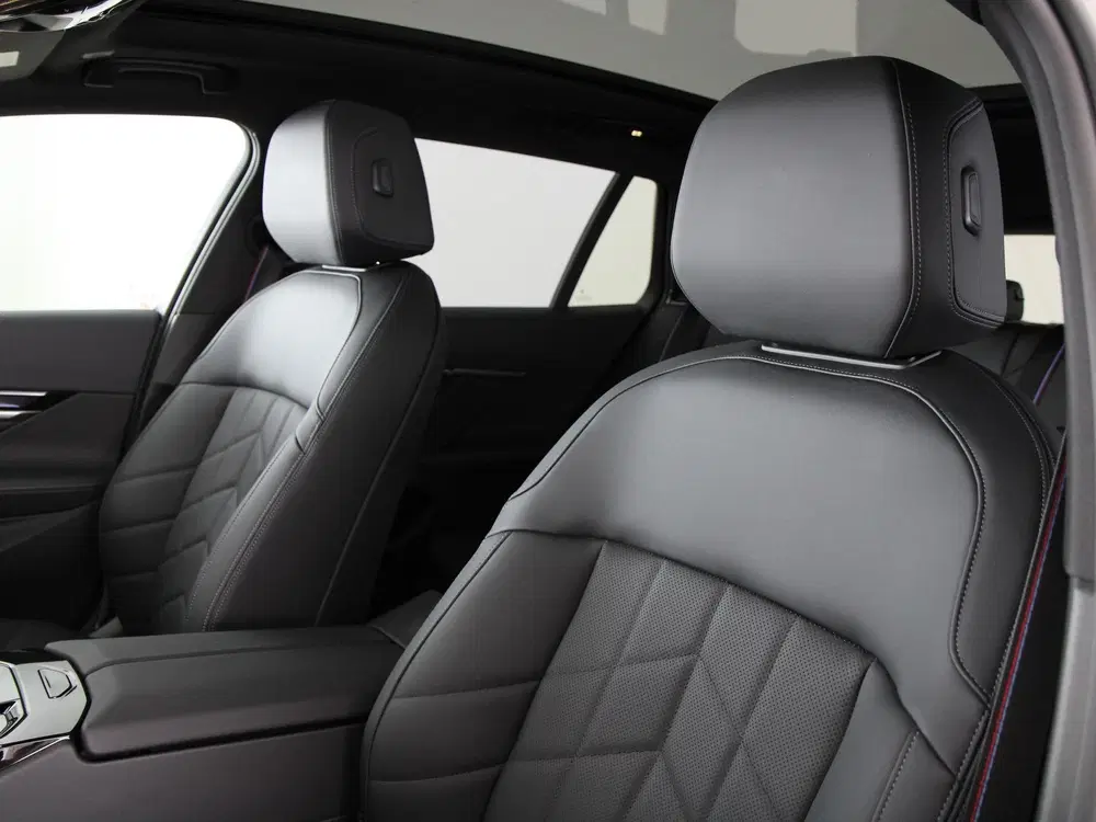 BMW i5 Touring eDrive40 84 kWh M-sport Pro (bj 20 uit 2026, foto 5