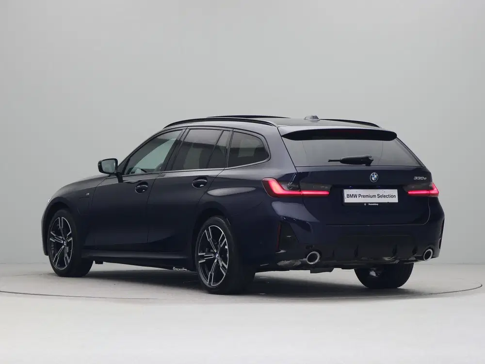 BMW 3-serie 330e Touring M Sport uit 2026, foto 11