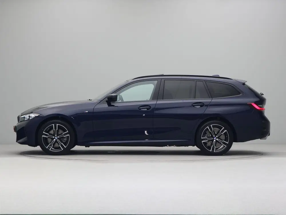 BMW 3-serie 330e Touring M Sport uit 2026, foto 12