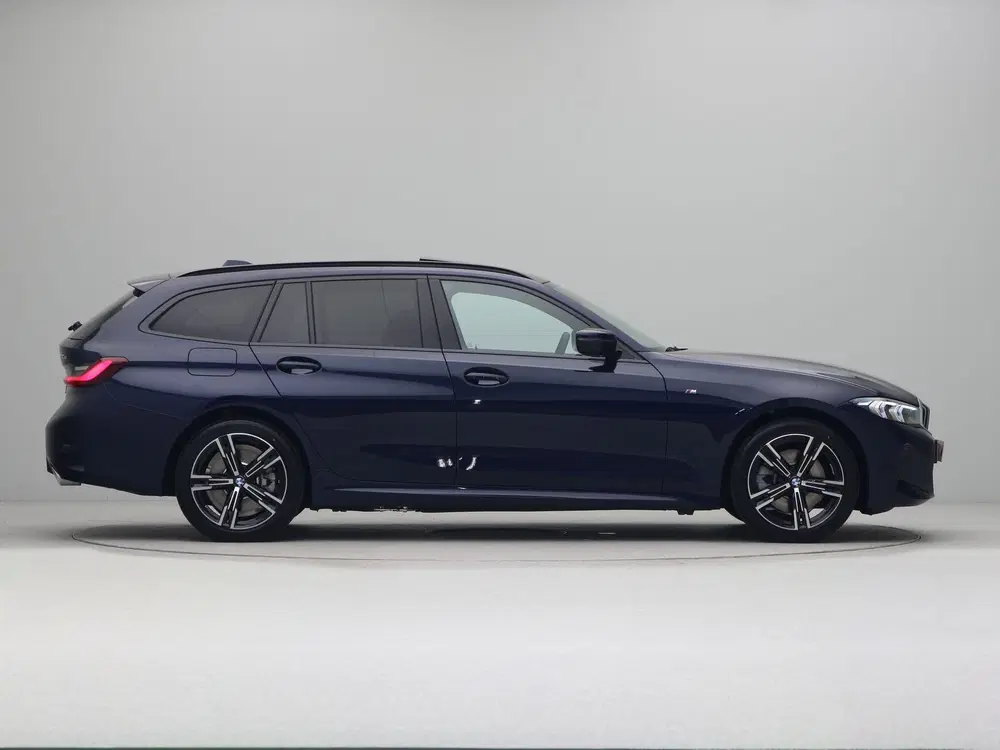 BMW 3-serie 330e Touring M Sport uit 2026, foto 8