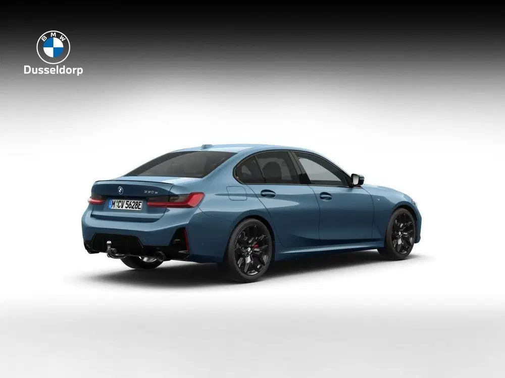 BMW 3-serie Sedan 330e M Sport Pro uit 2026, foto 2