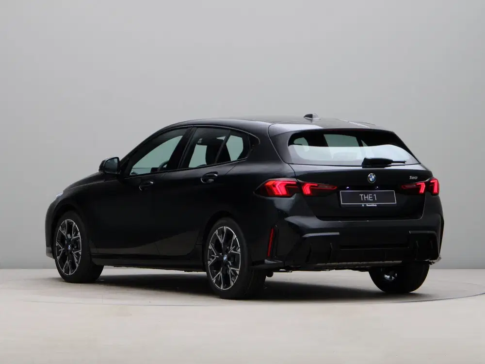BMW 1-serie 120 M Sport (bj 2026 uit 2026, foto 11