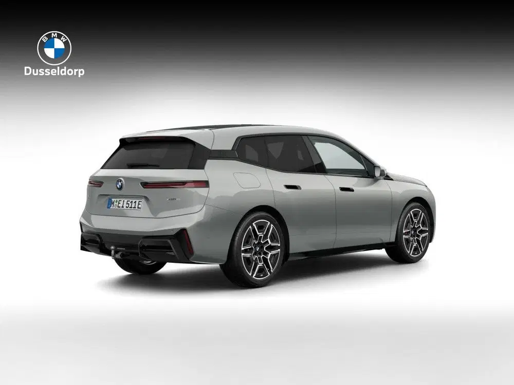 BMW iX xDrive45 101 kWh M Sport Pro uit 2026, foto 2