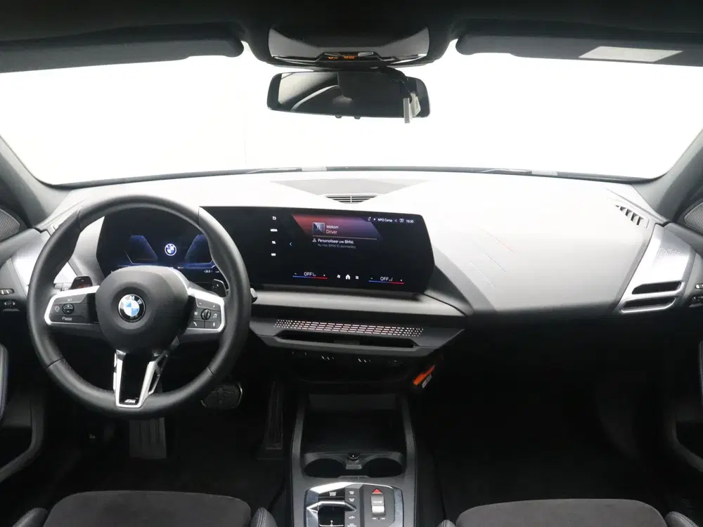 BMW 1-serie 120 (bj 2025 uit 2025, foto 12