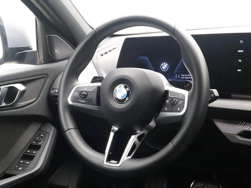 BMW 1-serie 120 (bj 2025 uit 2025, foto 2