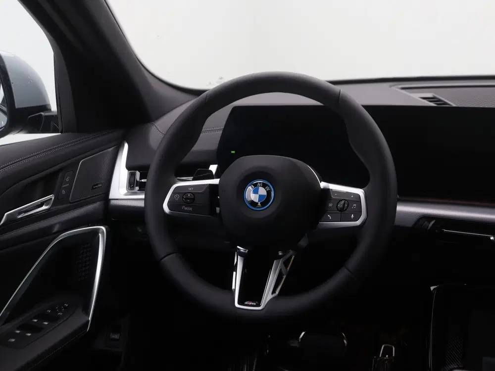 BMW iX2 eDrive20 67 kWh M Sport Edition (bj 2026 uit 2026, foto 2