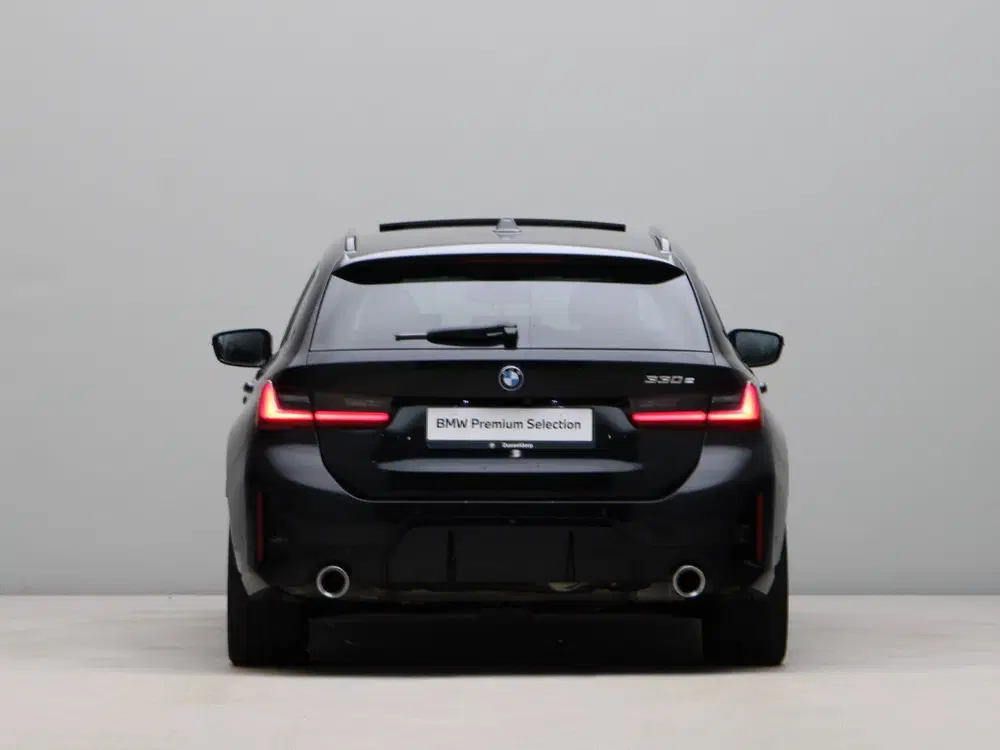 BMW 3-serie 330e Touring M-Sport uit 2025, foto 10