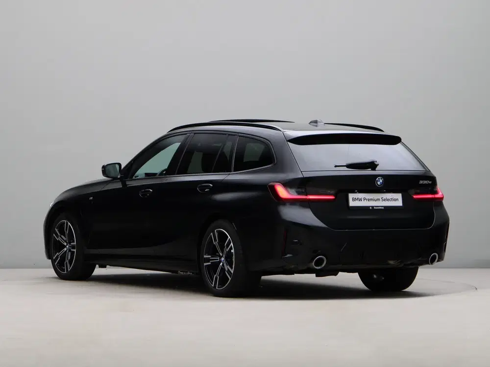 BMW 3-serie 330e Touring M-Sport uit 2025, foto 11