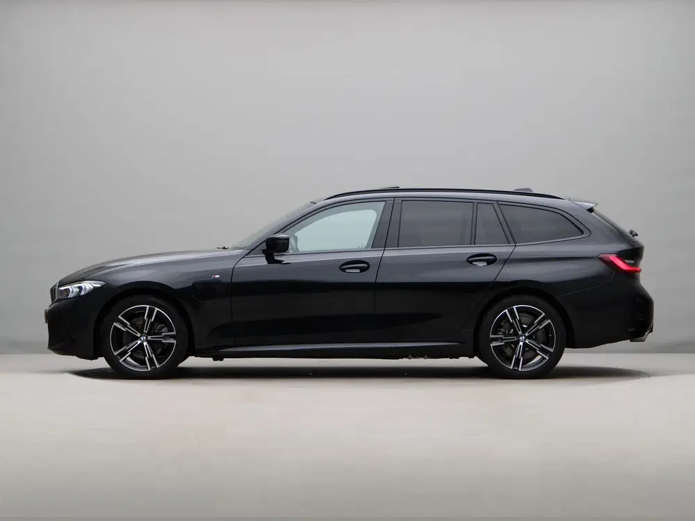 BMW 3-serie 330e Touring M-Sport uit 2025, foto 12