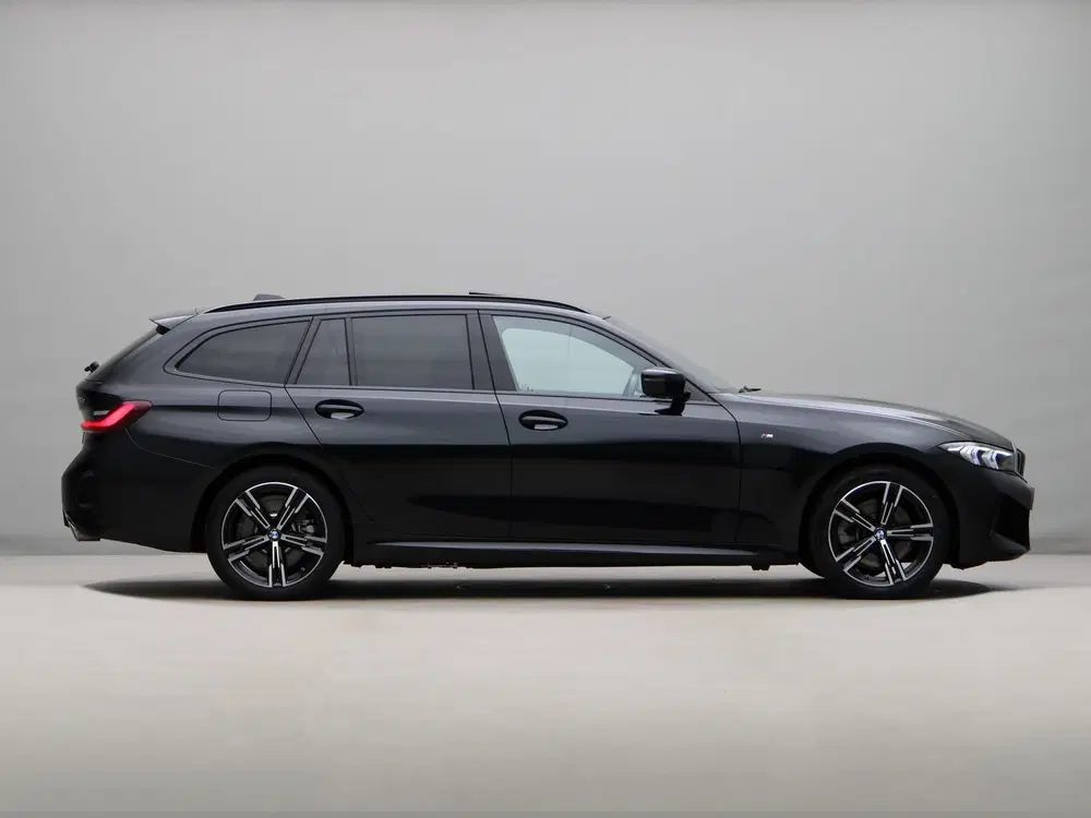 BMW 3-serie 330e Touring M-Sport uit 2025, foto 8