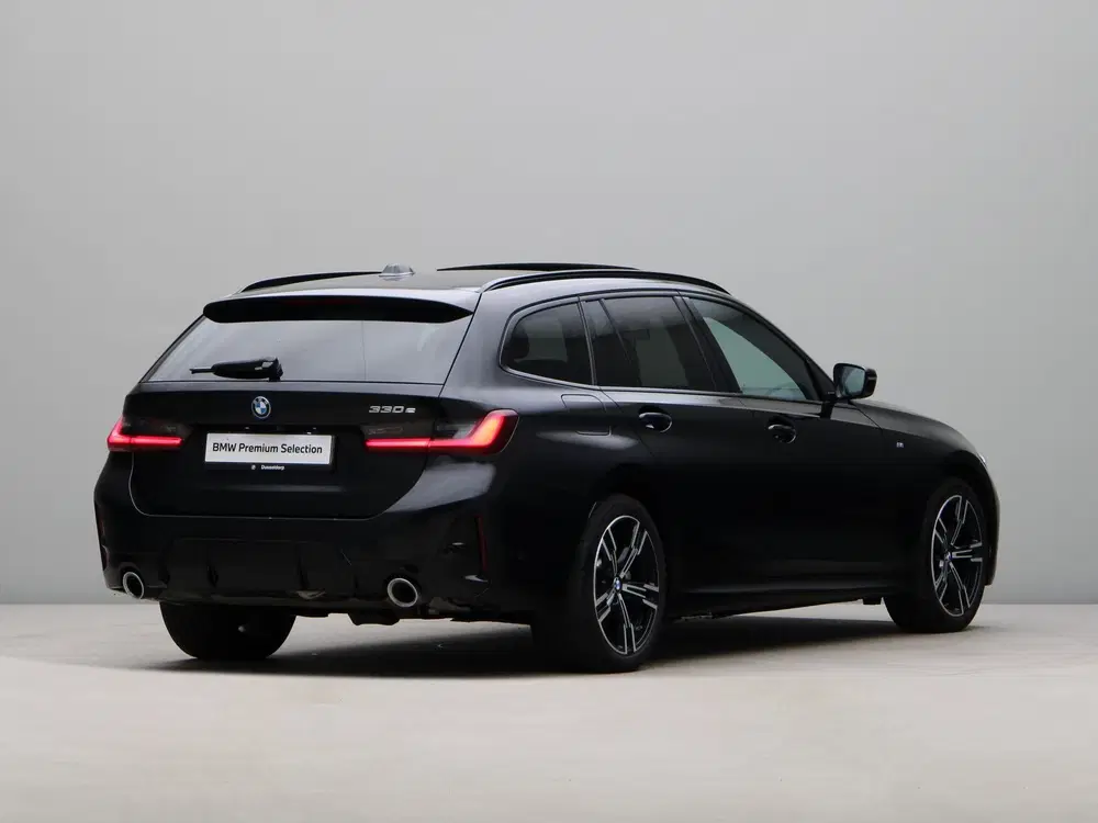 BMW 3-serie 330e Touring M-Sport uit 2025, foto 9