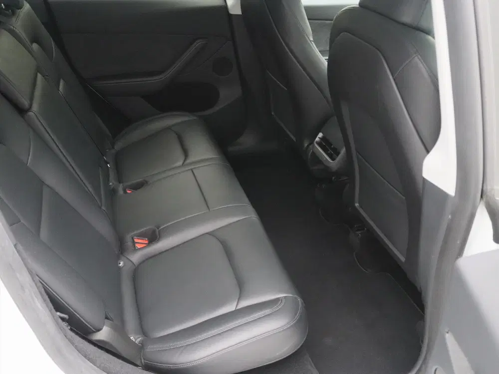 Tesla Model Y Long Range AWD 75kWh 351pk 93.7% SoH [ TRE uit 2023, foto 15