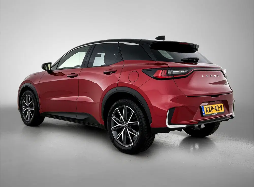 Lexus LBX Emotion 2WD uit 2025, foto 14